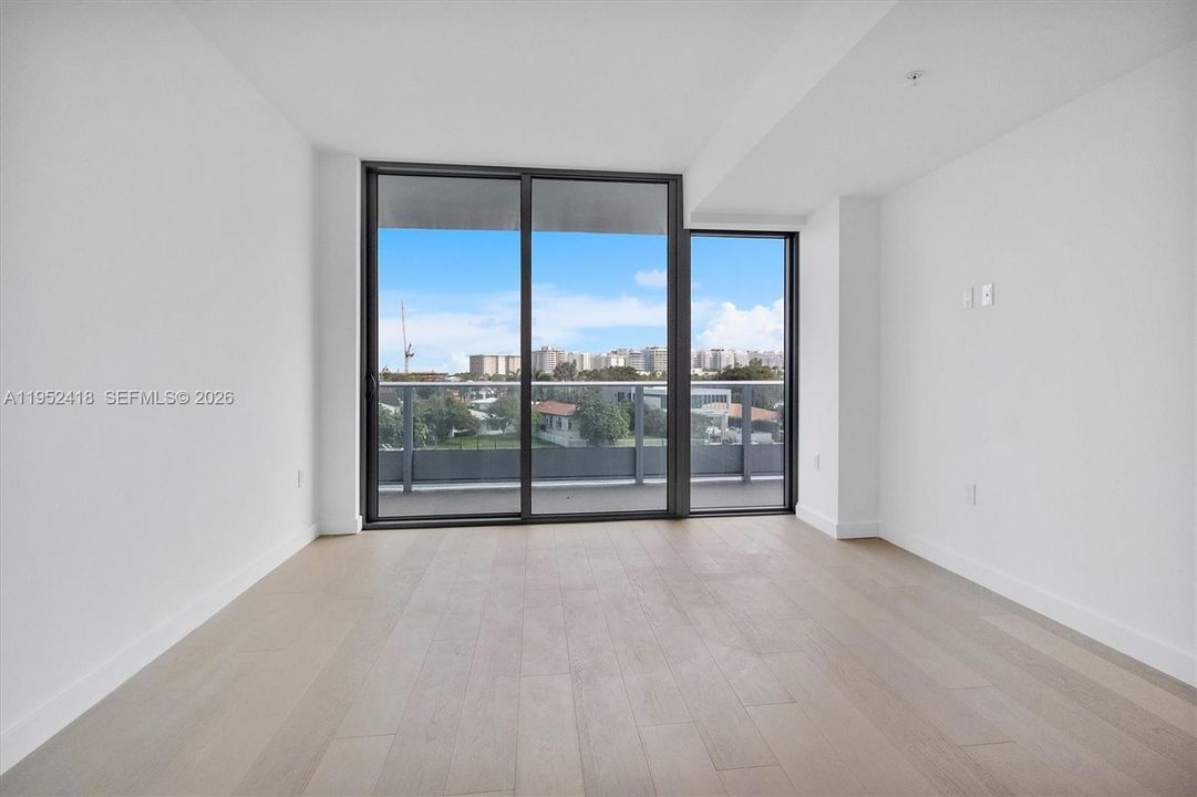 Active With Contract: $2,475,000 (3 beds, 3 baths, 1830 Square Feet)