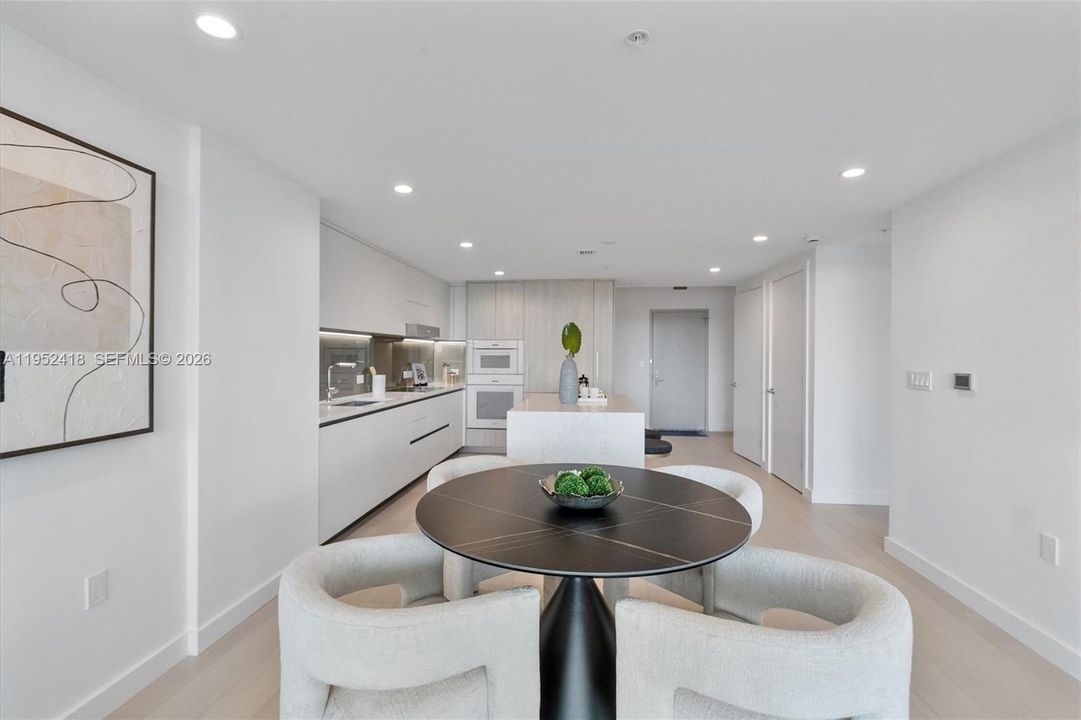 Active With Contract: $2,475,000 (3 beds, 3 baths, 1830 Square Feet)