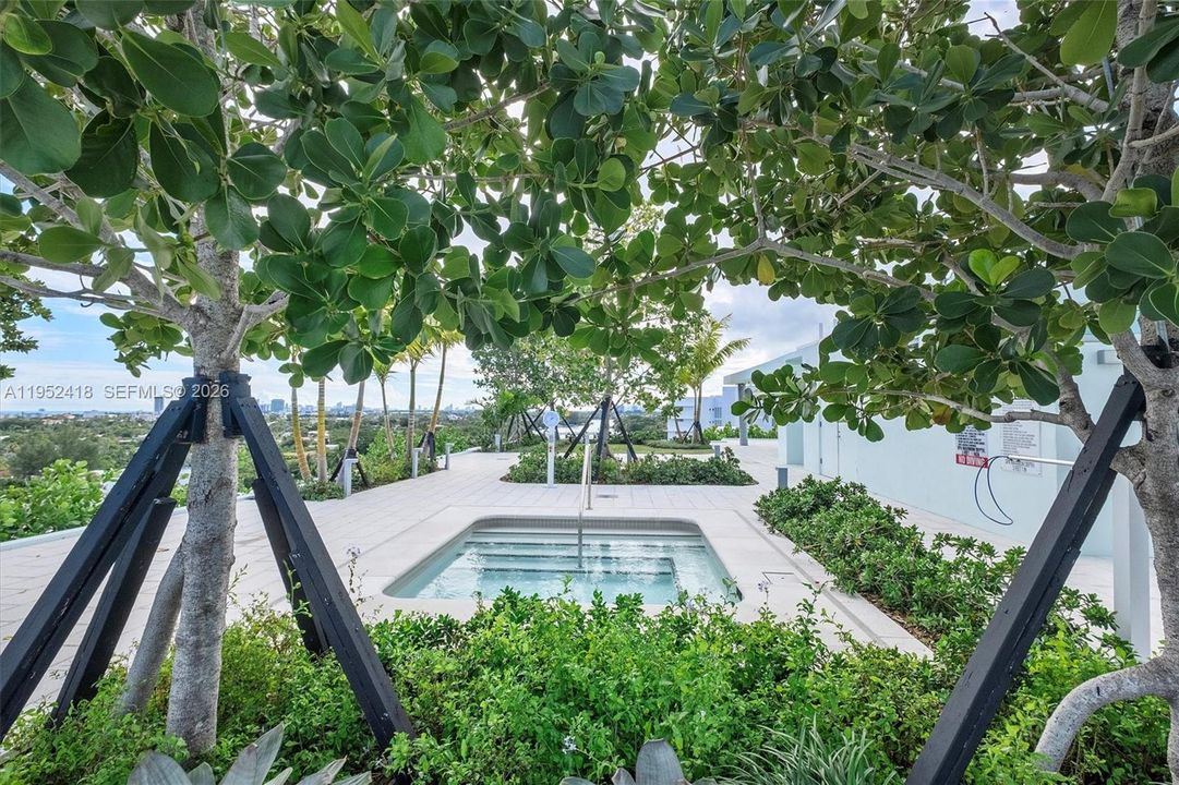 Active With Contract: $2,475,000 (3 beds, 3 baths, 1830 Square Feet)