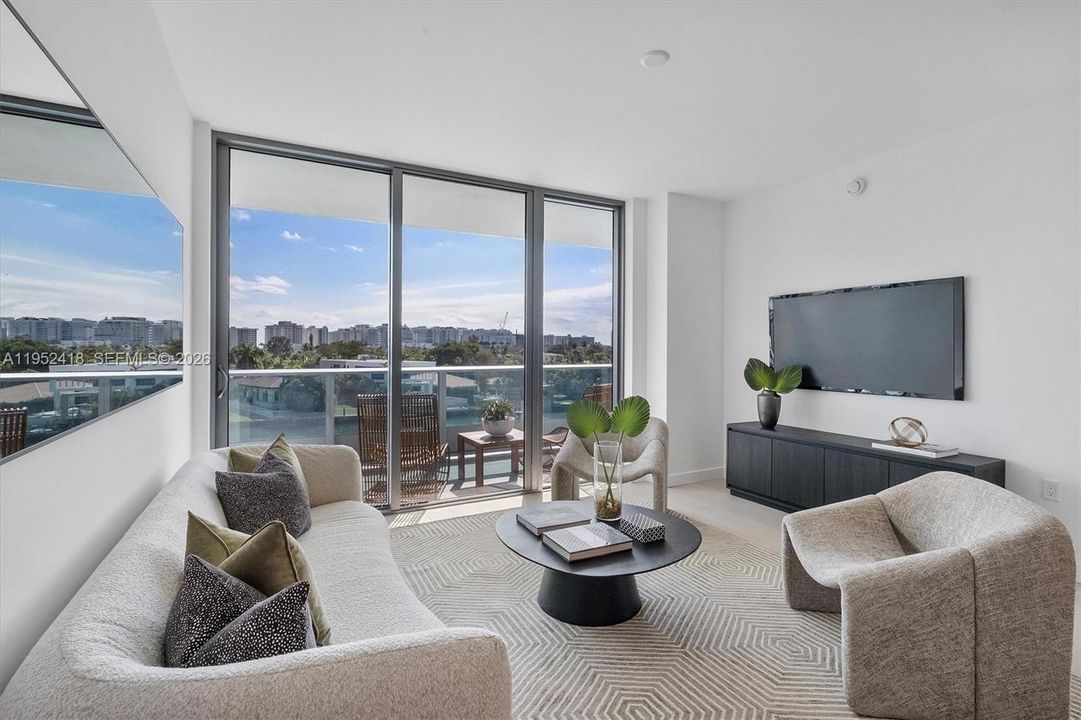 Active With Contract: $2,475,000 (3 beds, 3 baths, 1830 Square Feet)