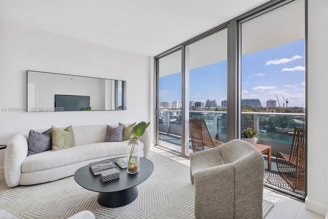 Active With Contract: $2,475,000 (3 beds, 3 baths, 1830 Square Feet)