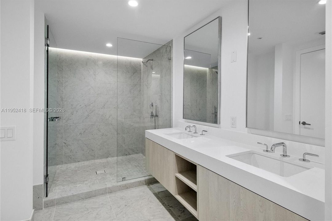 Active With Contract: $2,475,000 (3 beds, 3 baths, 1830 Square Feet)