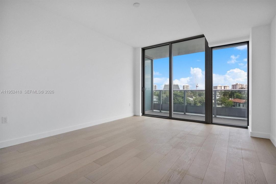 Active With Contract: $2,475,000 (3 beds, 3 baths, 1830 Square Feet)
