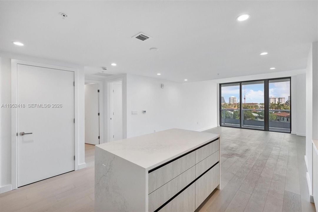 Active With Contract: $2,475,000 (3 beds, 3 baths, 1830 Square Feet)