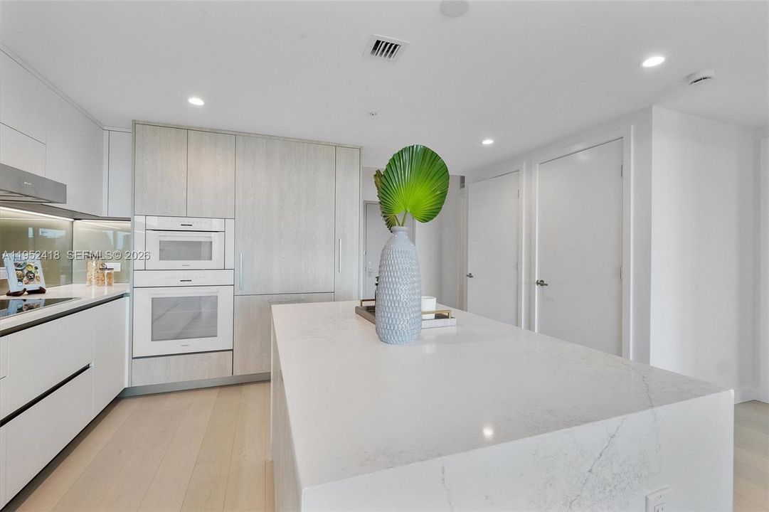 Active With Contract: $2,475,000 (3 beds, 3 baths, 1830 Square Feet)