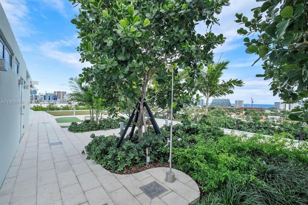 Active With Contract: $2,475,000 (3 beds, 3 baths, 1830 Square Feet)
