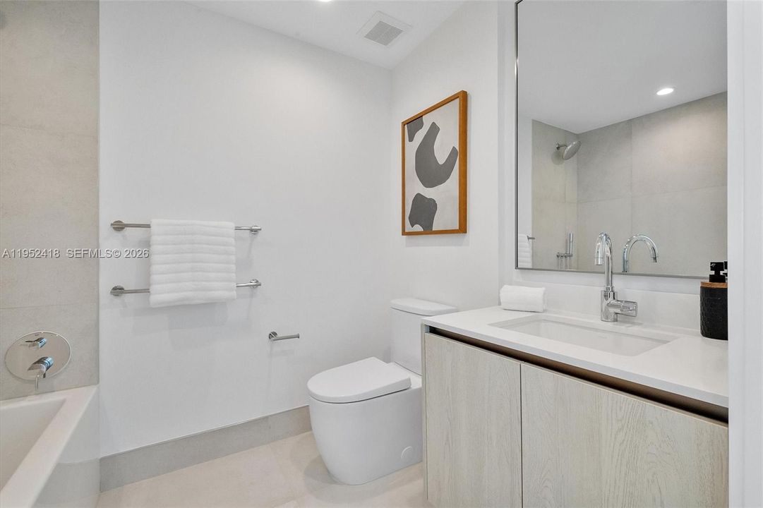 Active With Contract: $2,475,000 (3 beds, 3 baths, 1830 Square Feet)