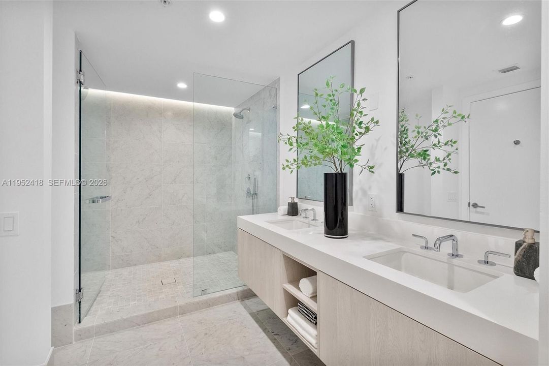 Active With Contract: $2,475,000 (3 beds, 3 baths, 1830 Square Feet)