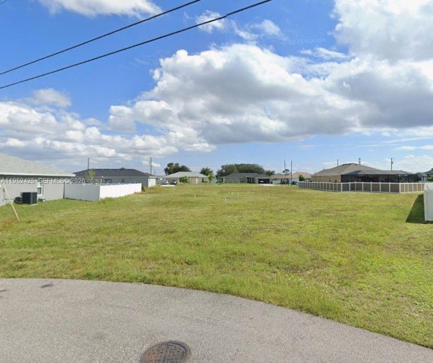 На продажу: $109,000 (0.35 acres)