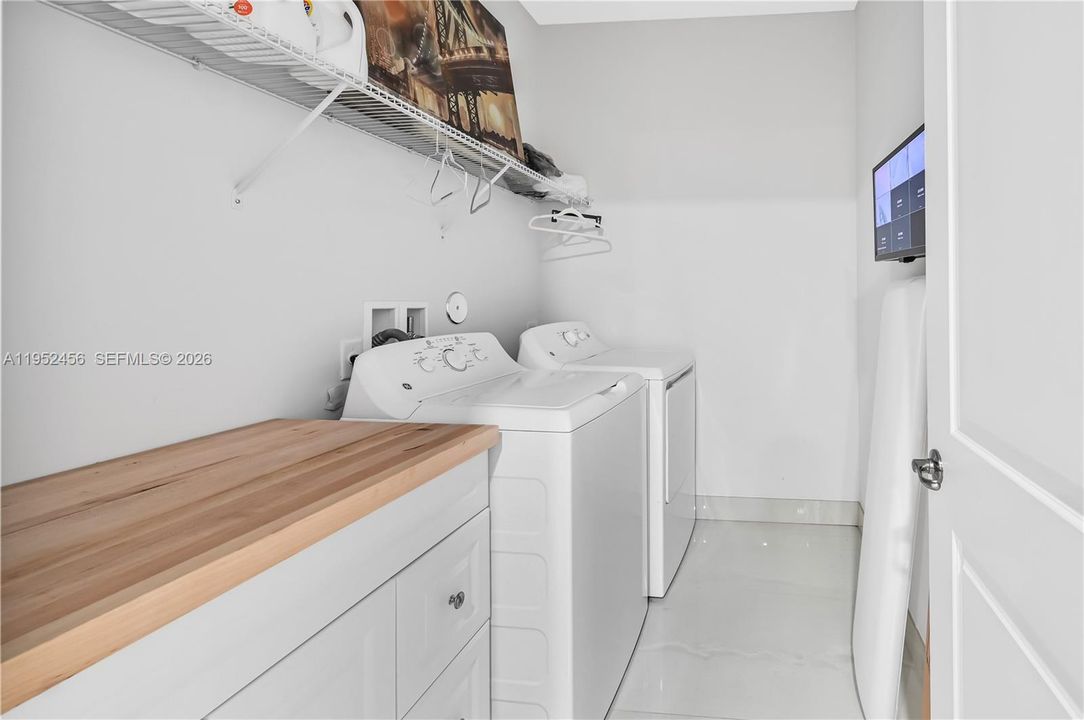 В аренду: $5,450 (5 спален, 3 ванн, 3077 Квадратных фут)