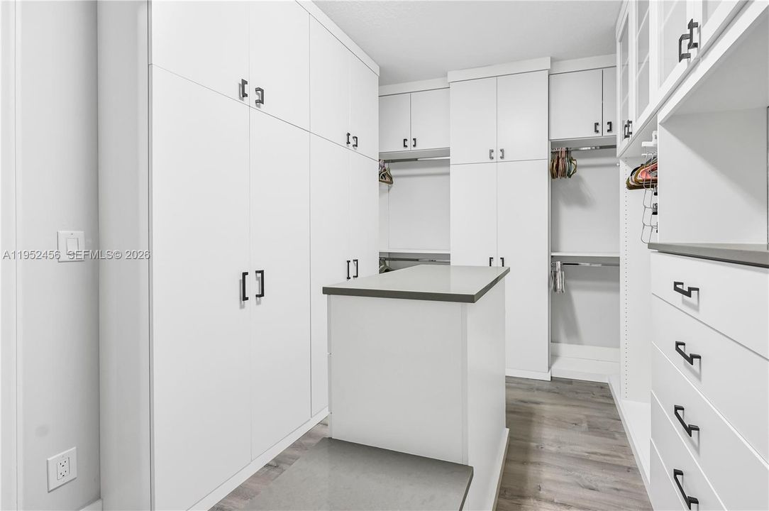 В аренду: $5,450 (5 спален, 3 ванн, 3077 Квадратных фут)