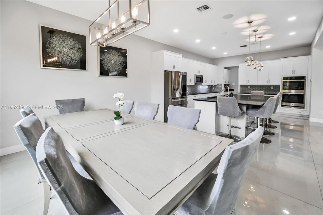 В аренду: $5,450 (5 спален, 3 ванн, 3077 Квадратных фут)