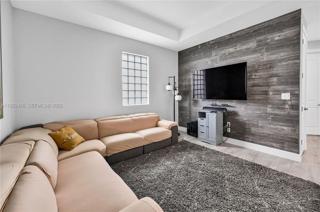 В аренду: $5,450 (5 спален, 3 ванн, 3077 Квадратных фут)