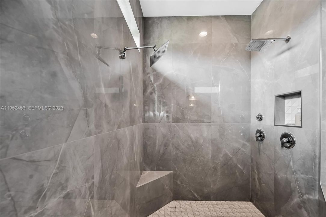 В аренду: $5,450 (5 спален, 3 ванн, 3077 Квадратных фут)