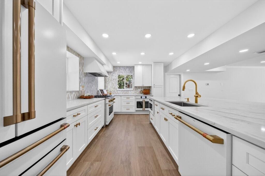 kitchen4.jpg-SMALL