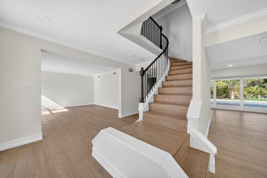 foyer3.jpg-SMALL