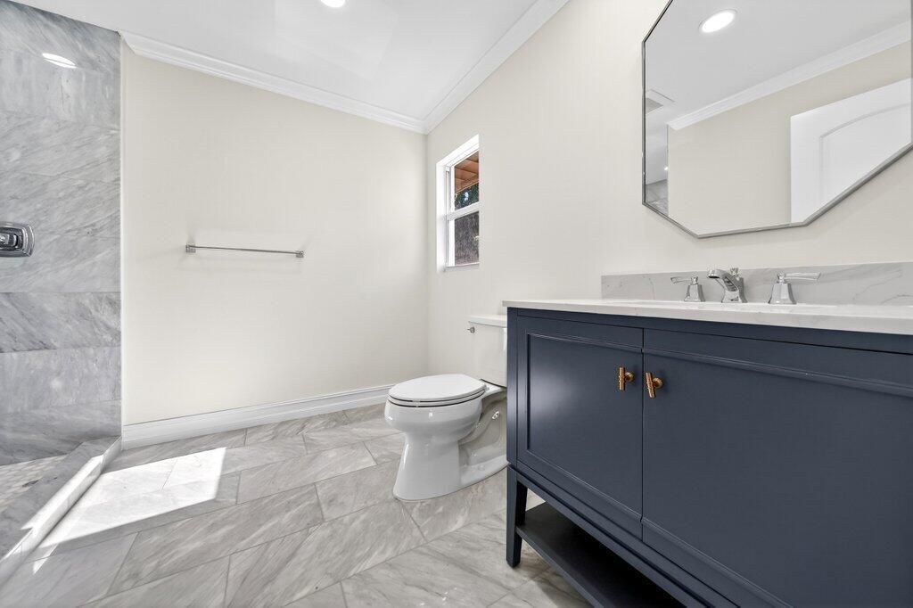 ensuite2.jpg-SMALL