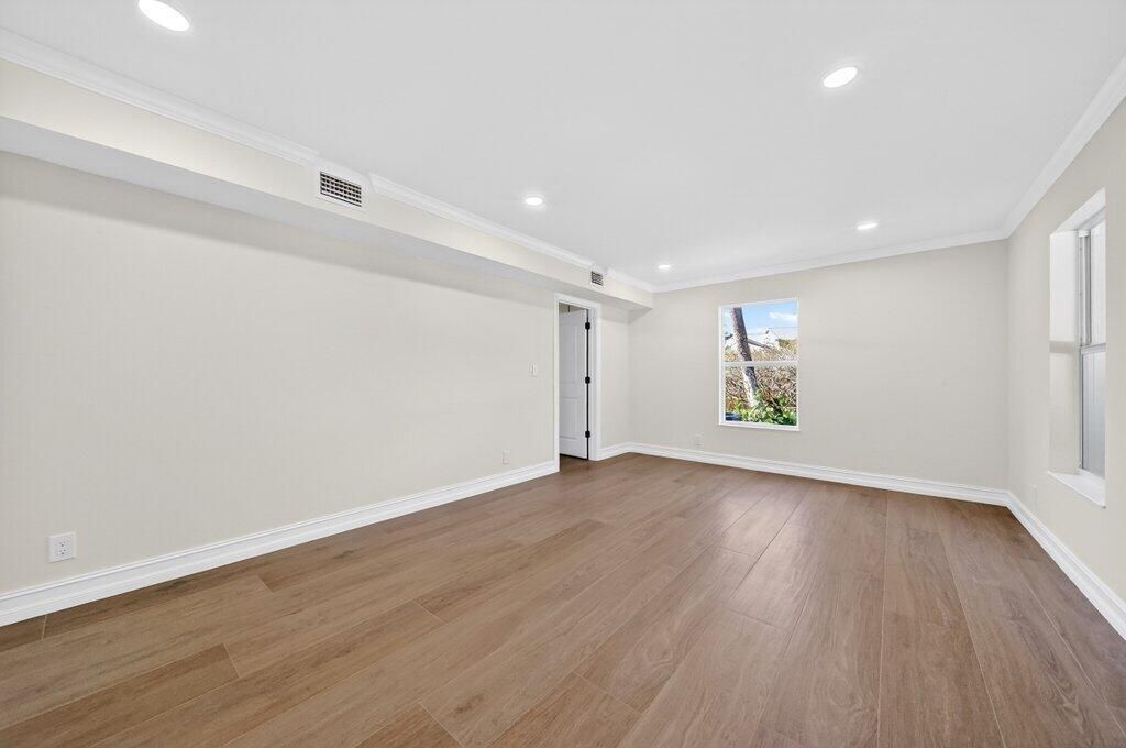 guest2.jpg-SMALL