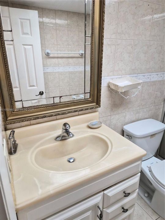 На продажу: $125,000 (2 спален, 2 ванн, 1030 Квадратных фут)