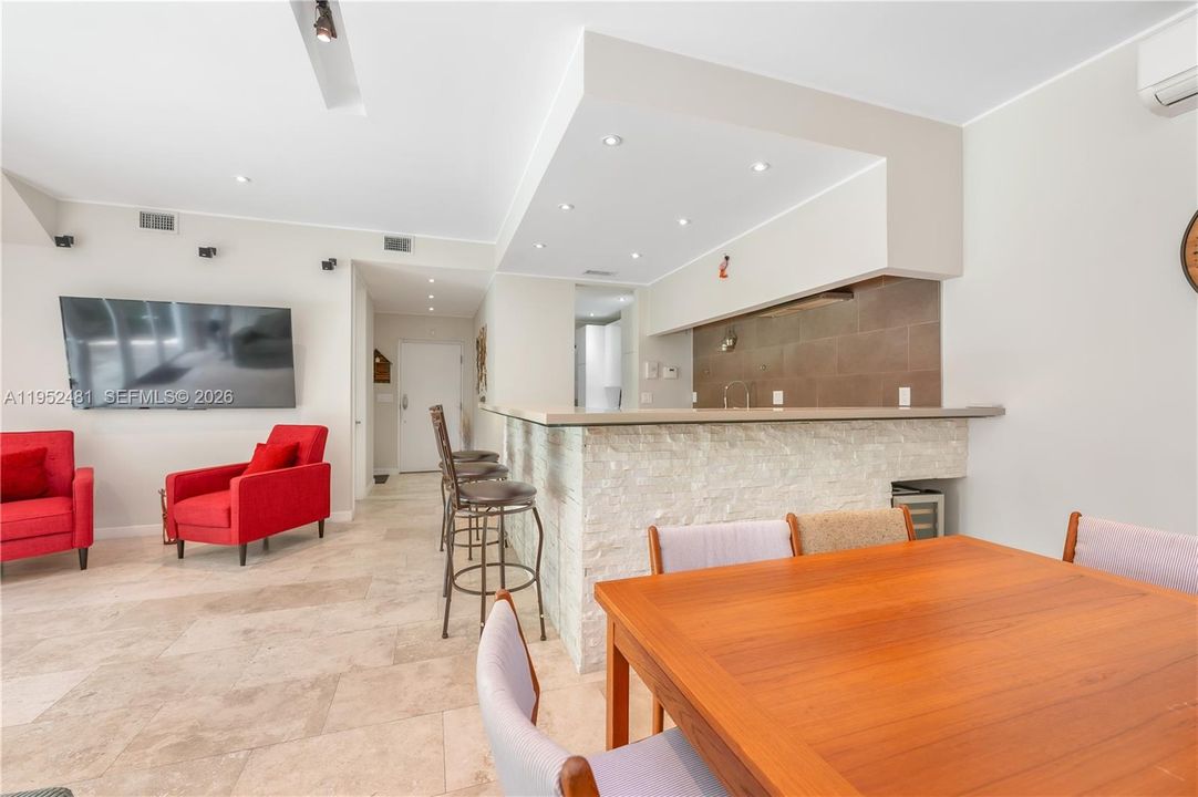 Recently Rented: $6,250 (3 beds, 2 baths, 2670 Square Feet)