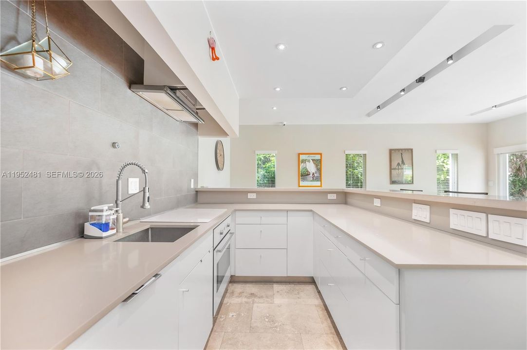 Recently Rented: $6,250 (3 beds, 2 baths, 2670 Square Feet)