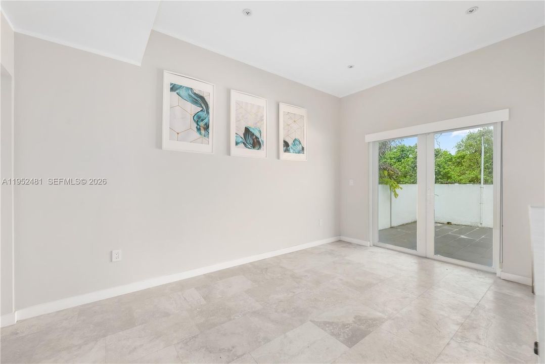 Recently Rented: $6,250 (3 beds, 2 baths, 2670 Square Feet)