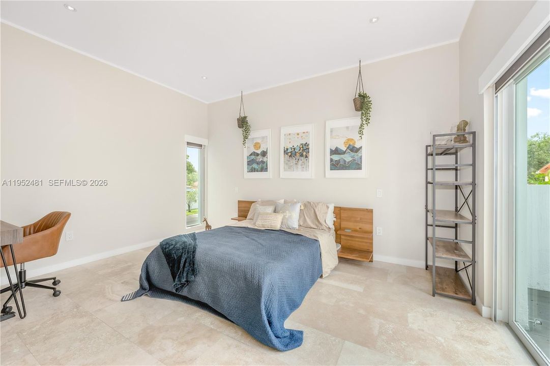 Recently Rented: $6,250 (3 beds, 2 baths, 2670 Square Feet)