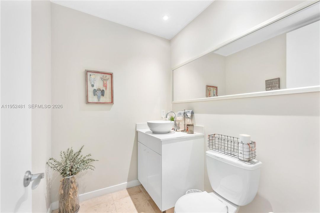 Recently Rented: $6,250 (3 beds, 2 baths, 2670 Square Feet)