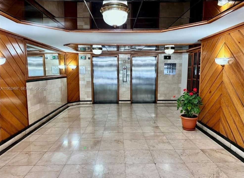 Recently Sold: $585,000 (2 beds, 2 baths, 1368 Square Feet)
