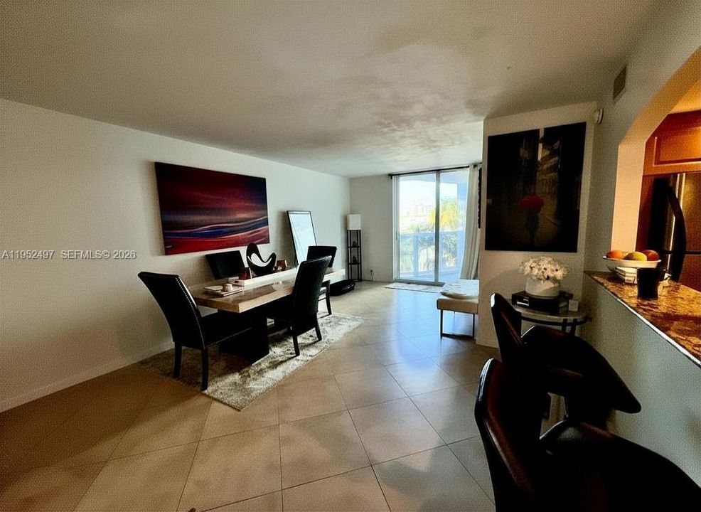 Recently Sold: $585,000 (2 beds, 2 baths, 1368 Square Feet)