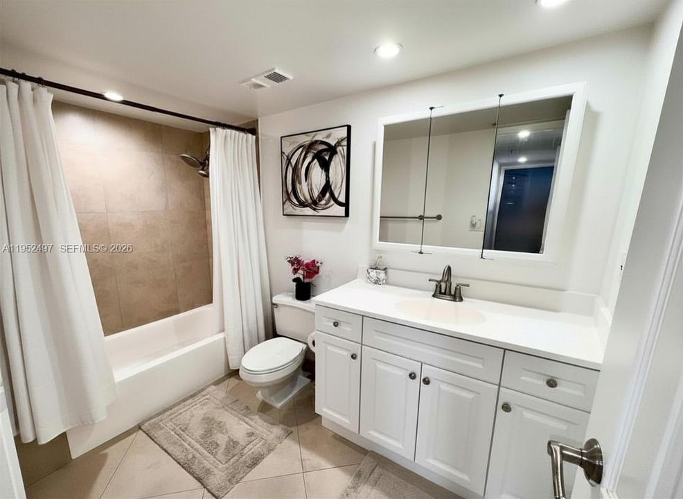 Recently Sold: $585,000 (2 beds, 2 baths, 1368 Square Feet)