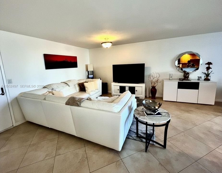 Recently Sold: $585,000 (2 beds, 2 baths, 1368 Square Feet)