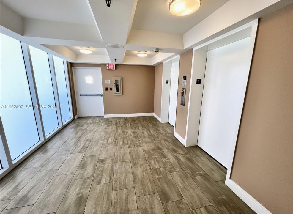 Recently Sold: $585,000 (2 beds, 2 baths, 1368 Square Feet)