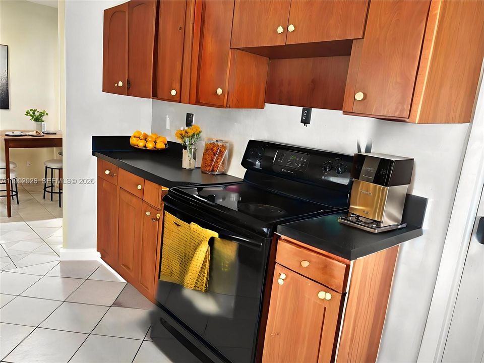 Activo con contrato: $270,000 (2 camas, 2 baños, 1317 Pies cuadrados)