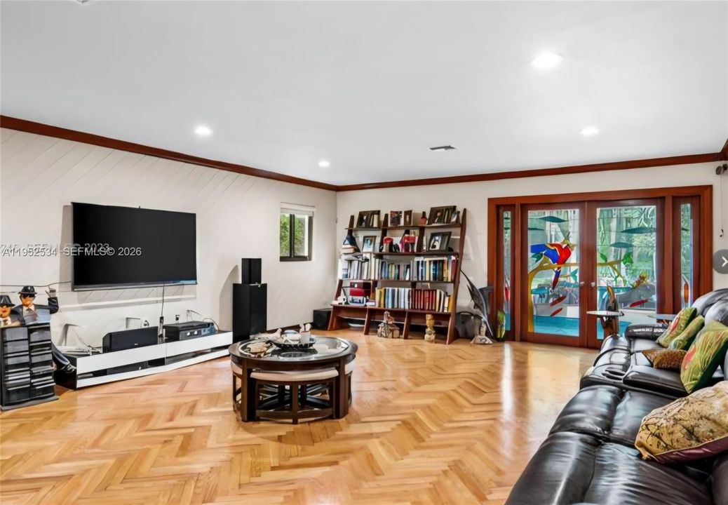 For Rent: $13,990 (5 beds, 5 baths, 6388 Square Feet)
