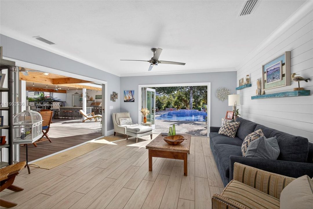 Vendido Recientemente: $1,499,999 (3 camas, 4 baños, 2536 Pies cuadrados)