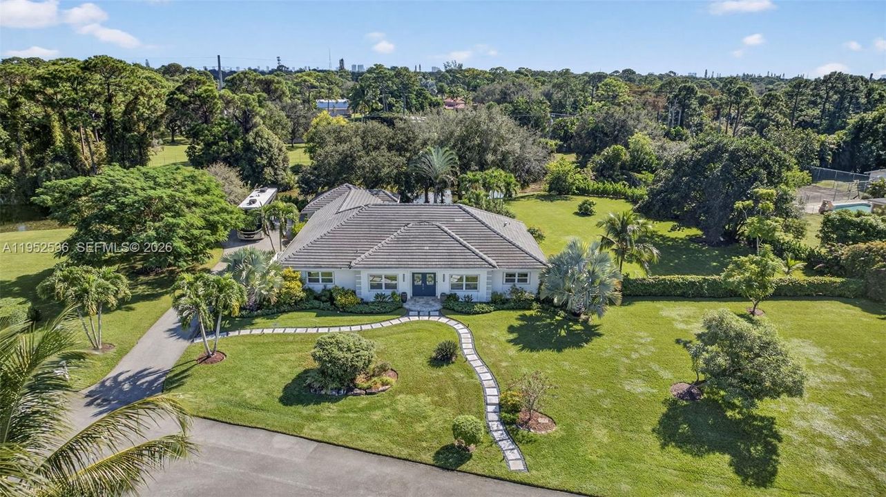 Vendido Recientemente: $1,499,999 (3 camas, 4 baños, 2536 Pies cuadrados)