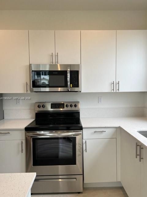 For Sale: $440,000 (3 beds, 3 baths, 1368 Square Feet)