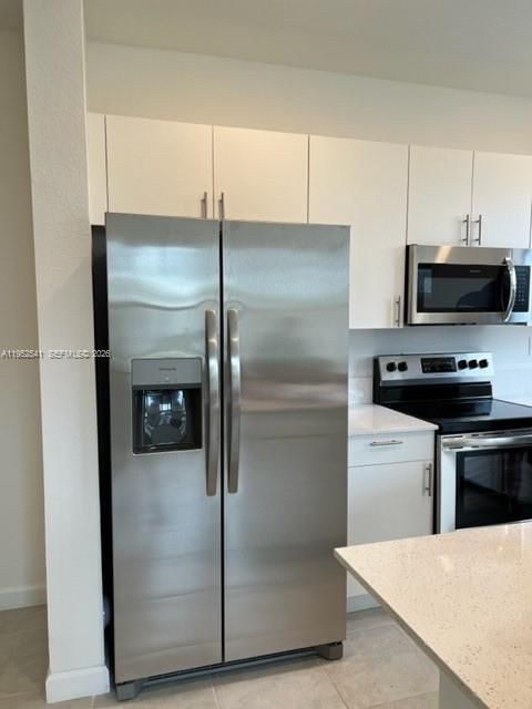 For Sale: $440,000 (3 beds, 3 baths, 1368 Square Feet)
