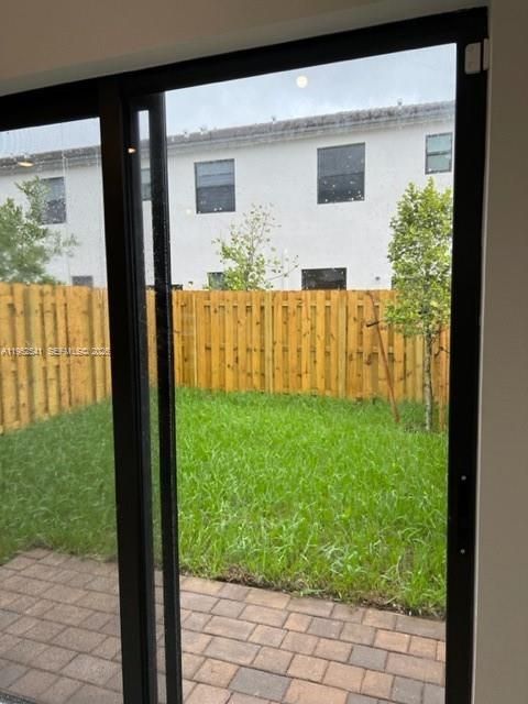 For Sale: $440,000 (3 beds, 3 baths, 1368 Square Feet)
