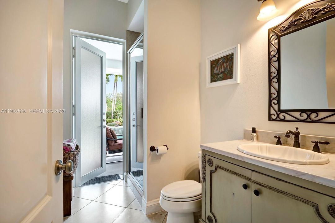 Vendido Recientemente: $969,000 (3 camas, 3 baños, 2730 Pies cuadrados)