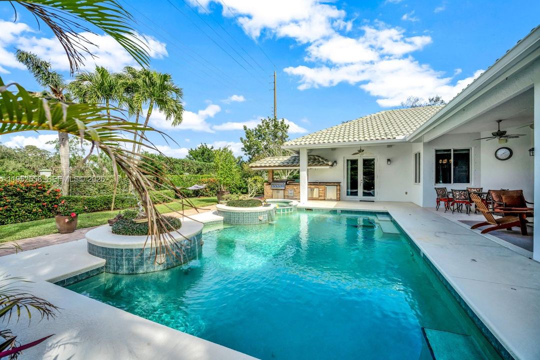 Vendido Recientemente: $969,000 (3 camas, 3 baños, 2730 Pies cuadrados)