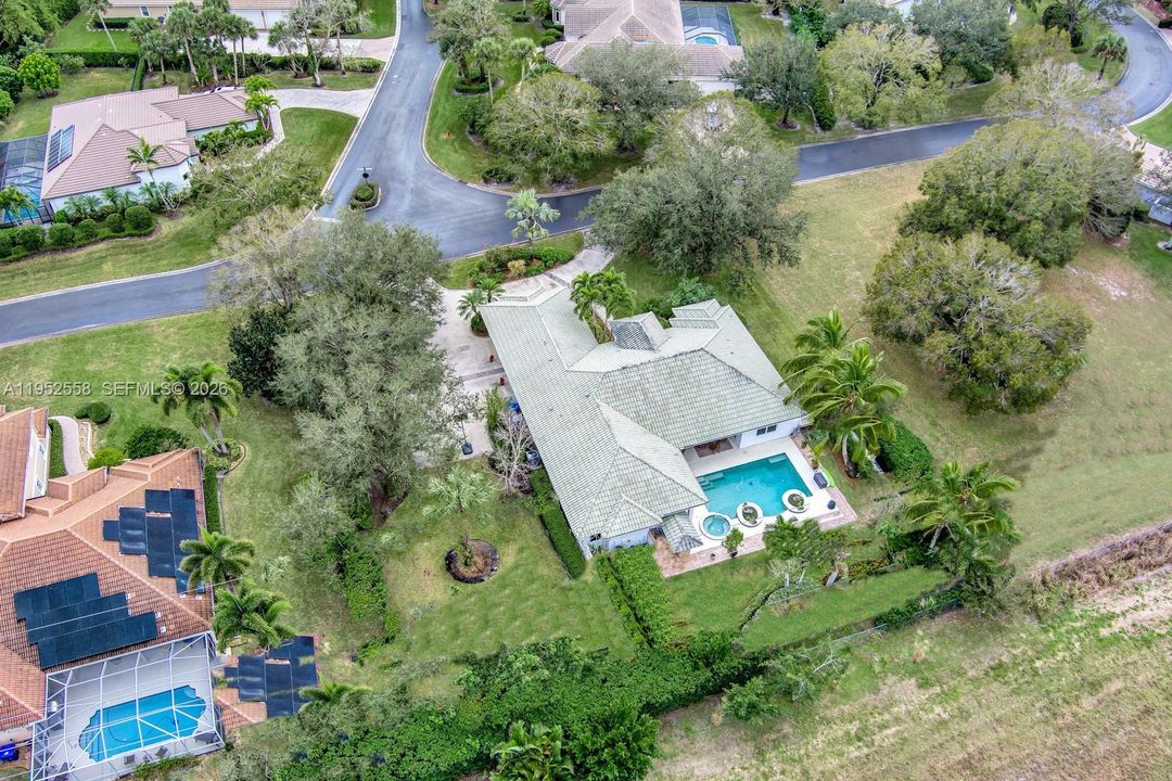Vendido Recientemente: $969,000 (3 camas, 3 baños, 2730 Pies cuadrados)