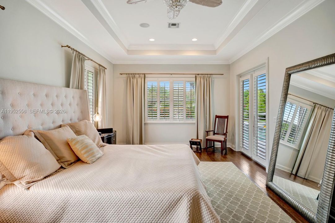 Vendido Recientemente: $969,000 (3 camas, 3 baños, 2730 Pies cuadrados)