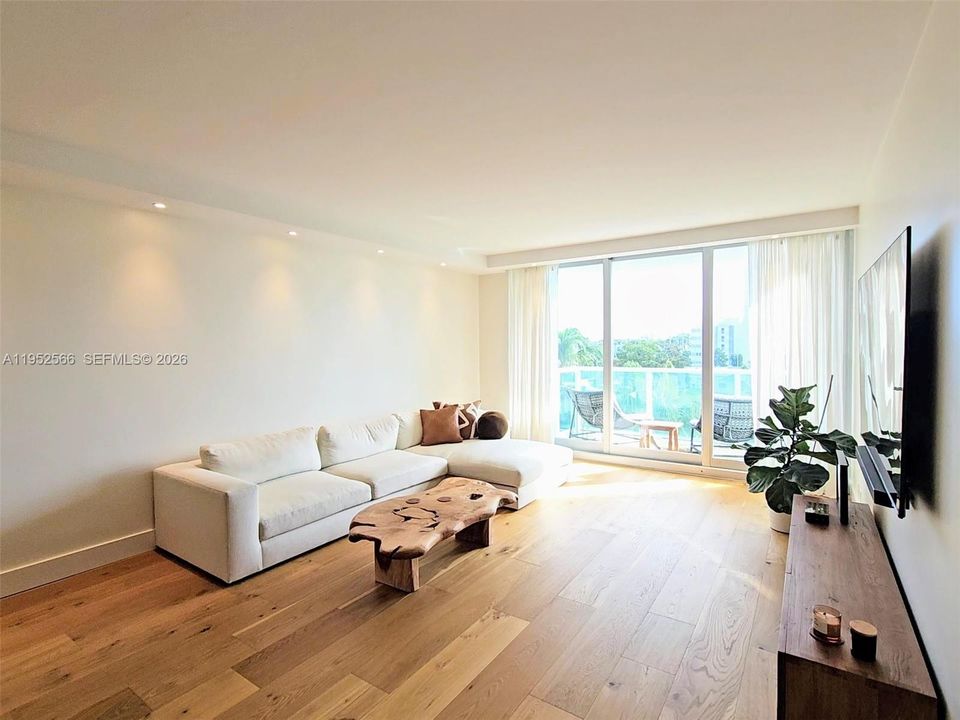 Activo con contrato: $415,000 (1 camas, 1 baños, 852 Pies cuadrados)