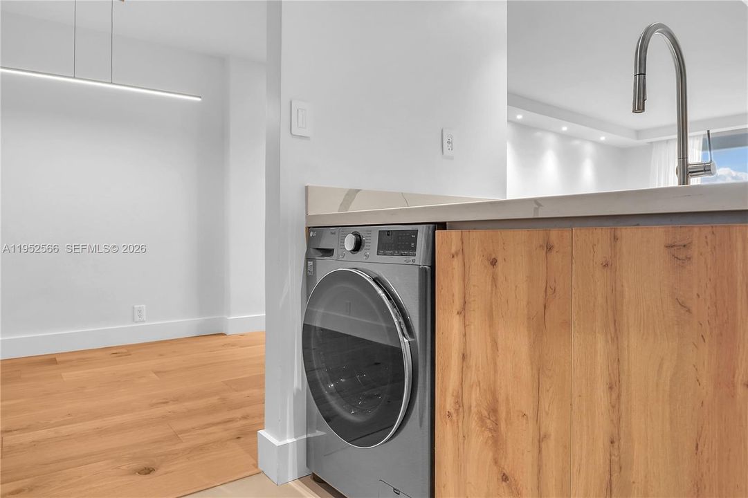 Activo con contrato: $415,000 (1 camas, 1 baños, 852 Pies cuadrados)