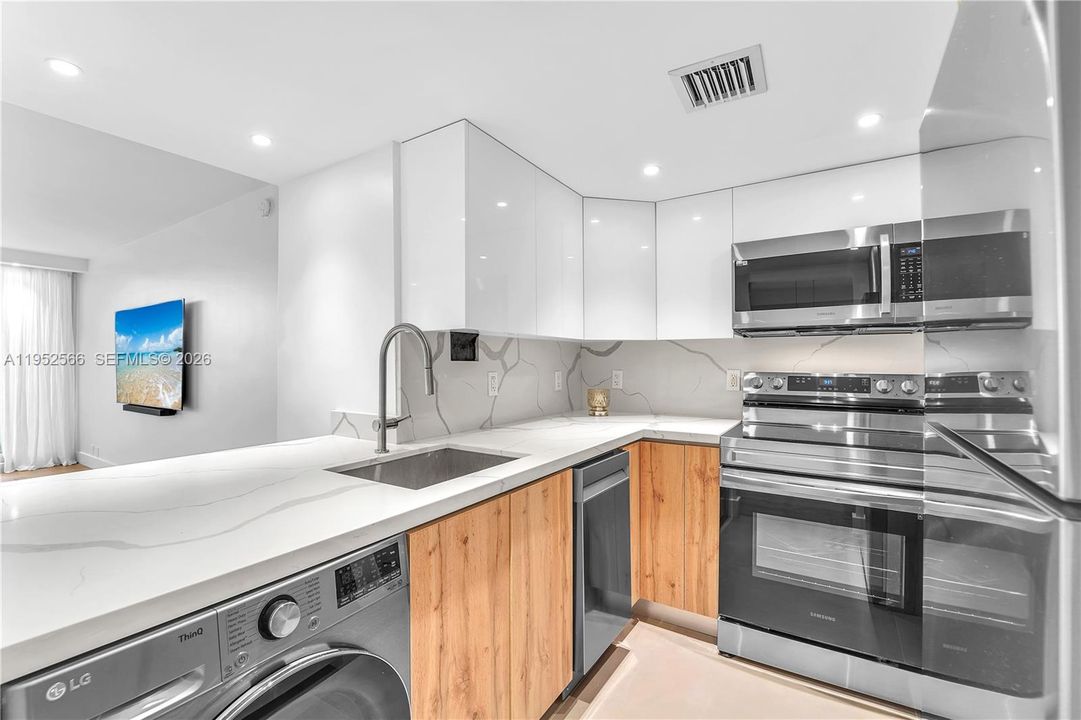 Activo con contrato: $415,000 (1 camas, 1 baños, 852 Pies cuadrados)