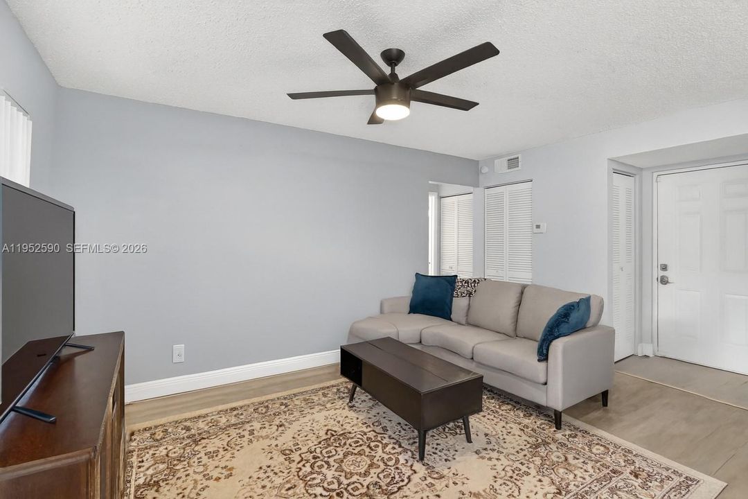 Activo con contrato: $175,000 (1 camas, 1 baños, 754 Pies cuadrados)