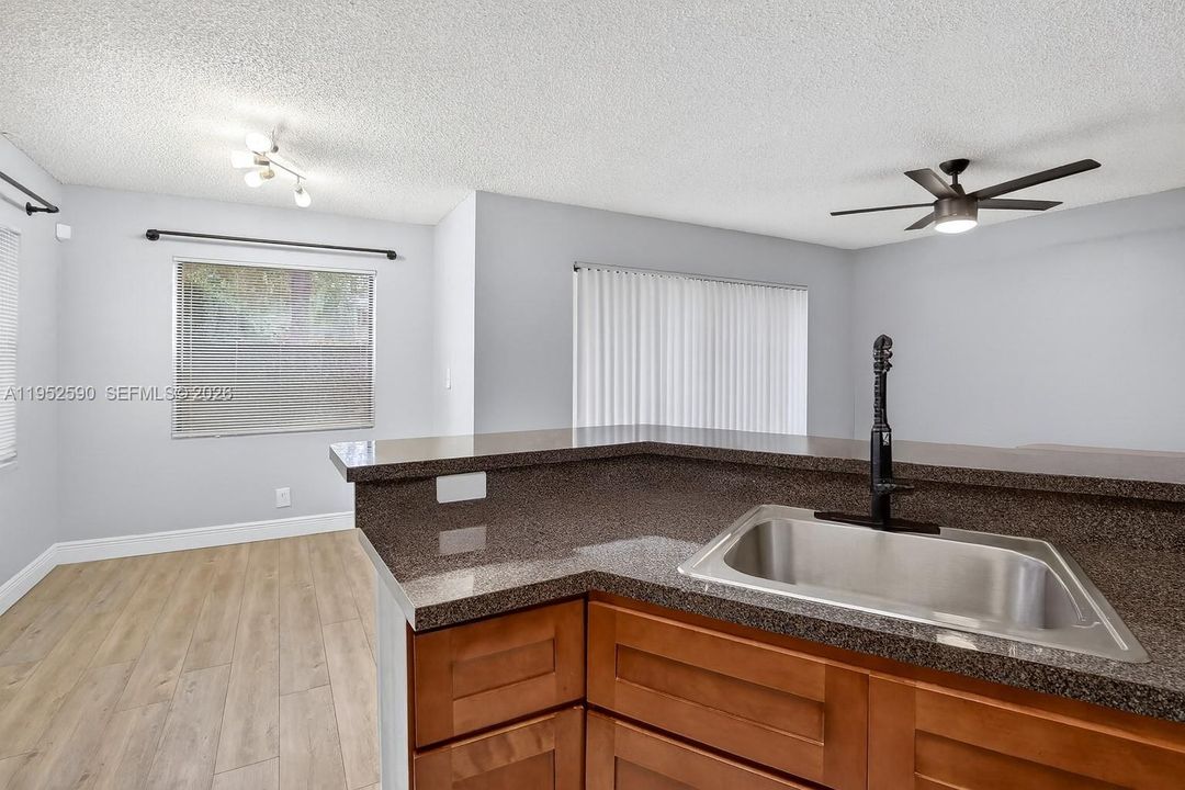 Activo con contrato: $175,000 (1 camas, 1 baños, 754 Pies cuadrados)