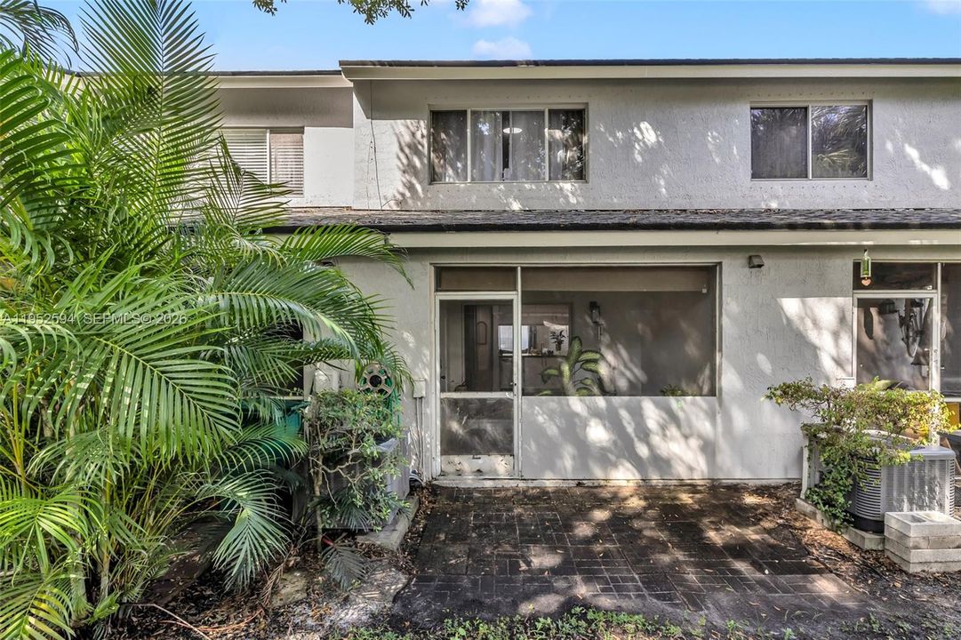 En Venta: $320,000 (2 camas, 2 baños, 1110 Pies cuadrados)